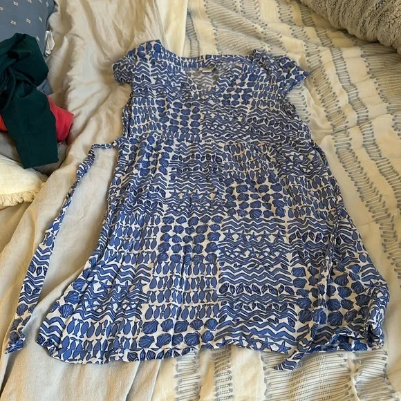 Blue and White Patterned Dress - Picture 2 of 2
